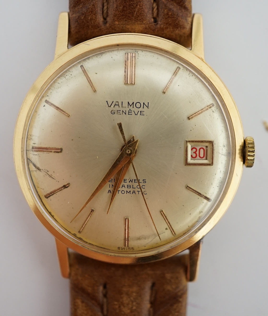 A gentleman's 18k gold Valmon automatic wrist watch